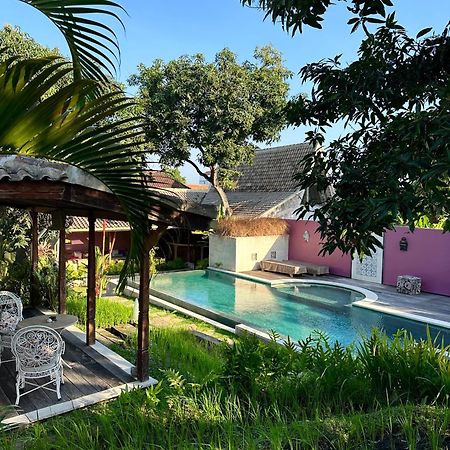 Guesthouse Mooz Canggu Eksteriør billede